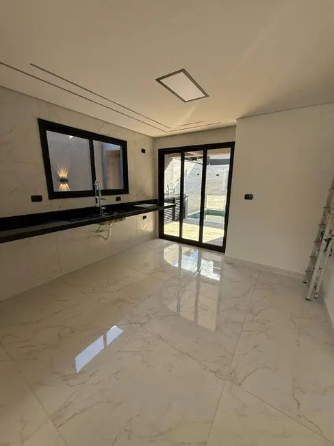 Foto 6 de Sobrado com 4 quartos à venda, 204m2 em Boqueirão, Praia Grande - SP