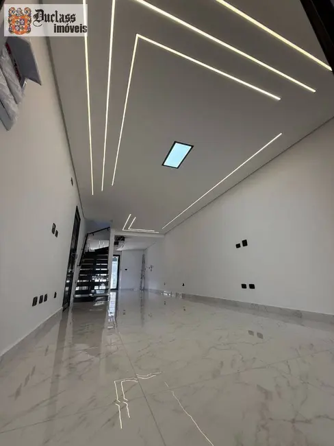 Sobrado com 4 quartos à venda, 204m2 em Boqueirão, Praia Grande - SP - imagem 2 Foto 2 de Sobrado com 4 quartos à venda, 204m2 em Boqueirão, Praia Grande - SP
