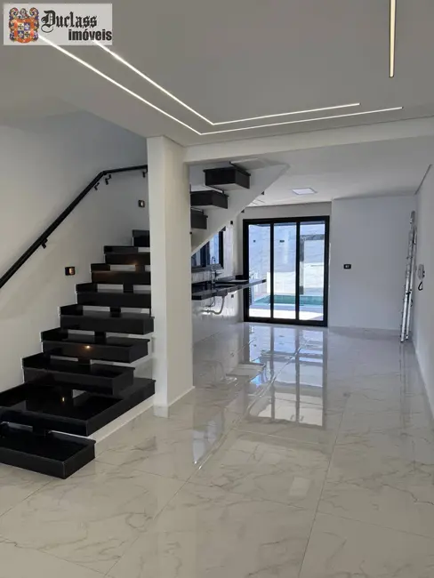 Sobrado com 4 quartos à venda, 204m2 em Boqueirão, Praia Grande - SP - imagem 4 Foto 4 de Sobrado com 4 quartos à venda, 204m2 em Boqueirão, Praia Grande - SP