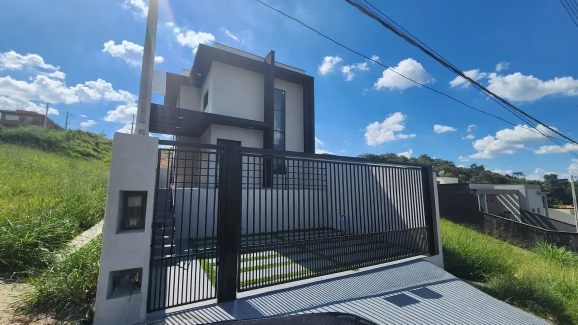 Sobrado com 3 quartos à venda, 105m2 em Bom Jesus Dos Perdoes - SP - imagem 4 Foto 4 de Sobrado com 3 quartos à venda, 105m2 em Bom Jesus Dos Perdoes - SP