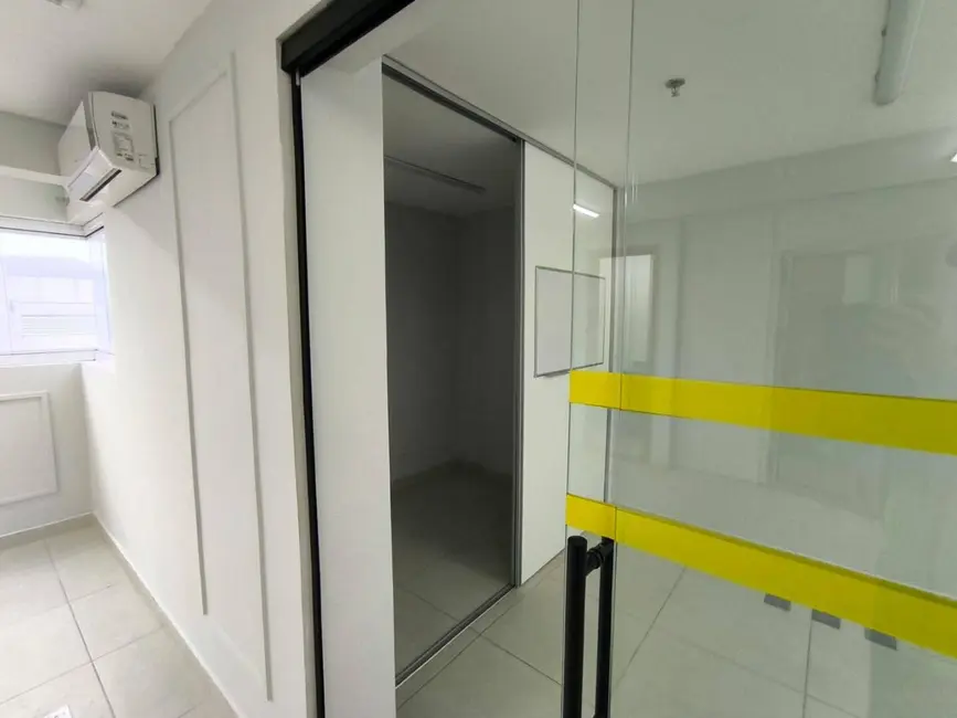 Sala Comercial à venda, 52m2 em Santos - SP - imagem 2 Foto 2 de Sala Comercial à venda, 52m2 em Santos - SP