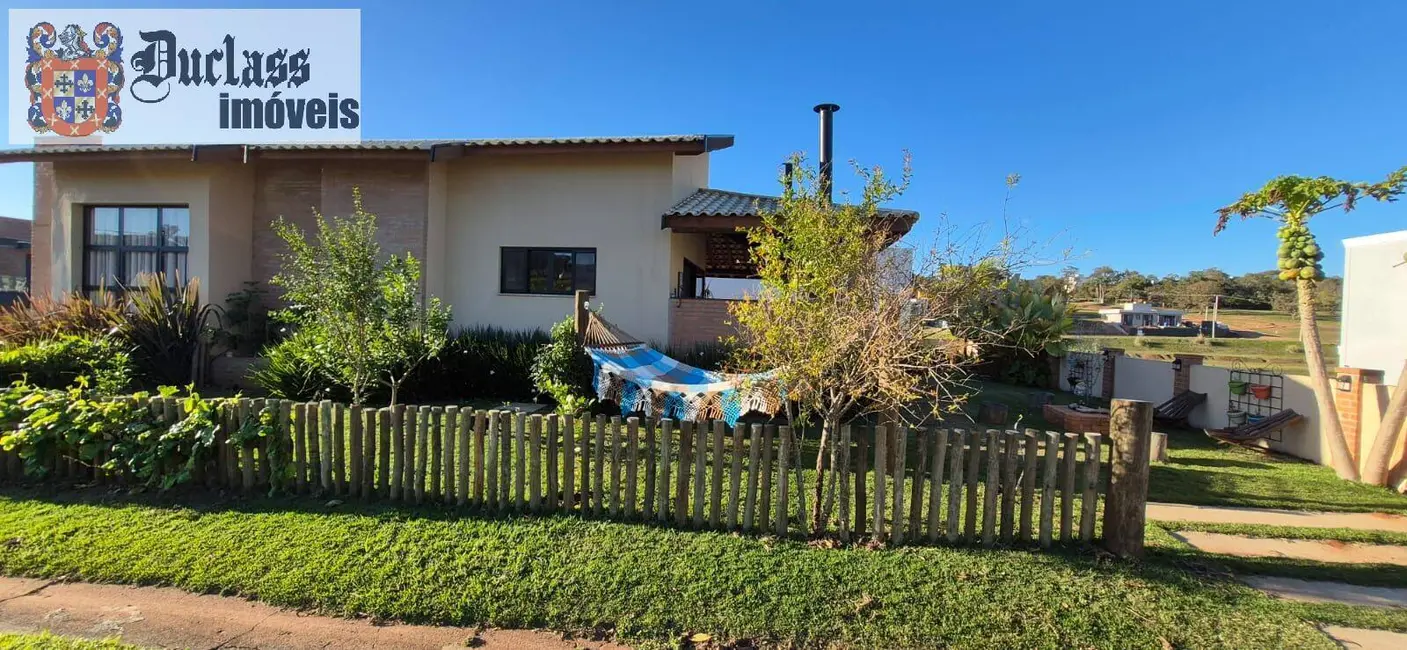 Foto 2 de Casa com 5 quartos à venda, 207m2 em Paranapanema - SP