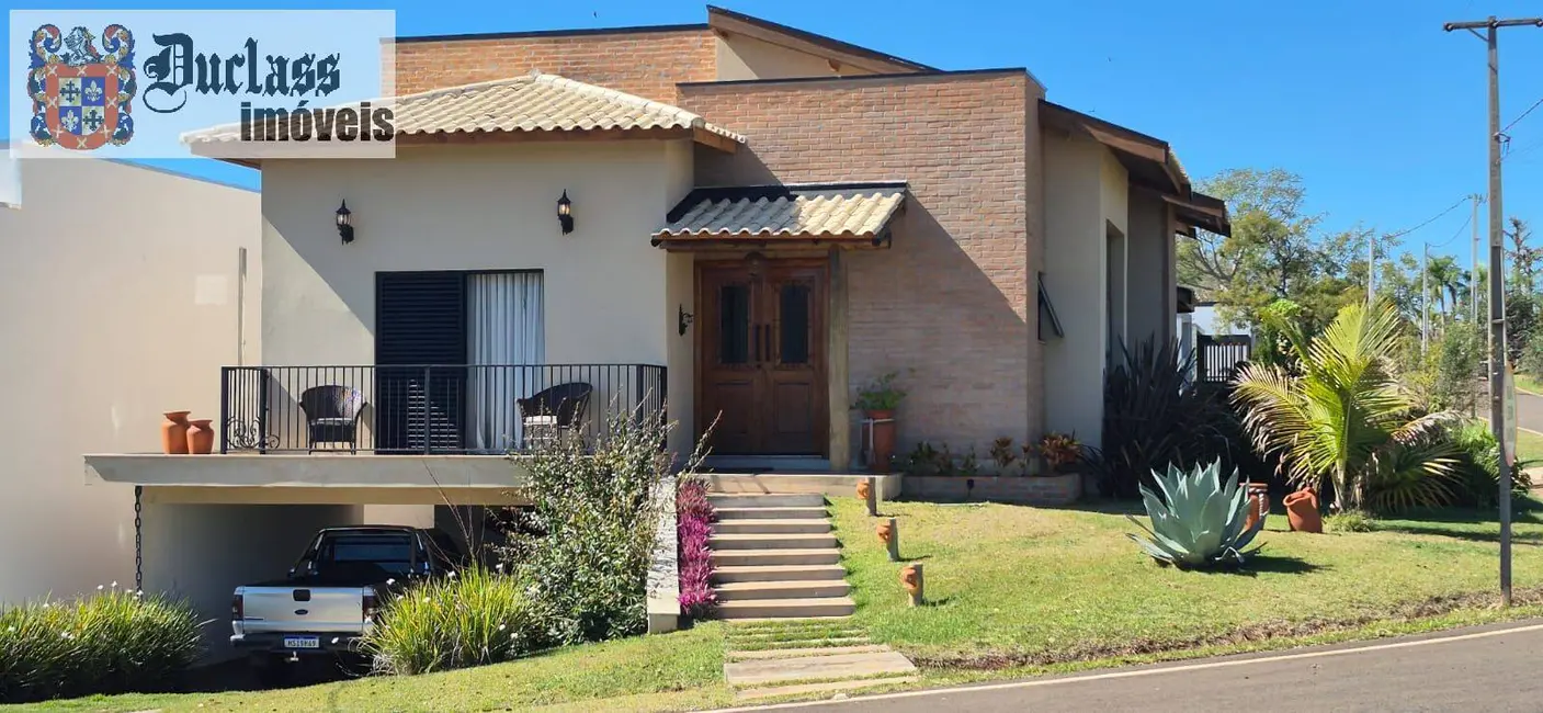 Foto 1 de Casa com 5 quartos à venda, 207m2 em Paranapanema - SP