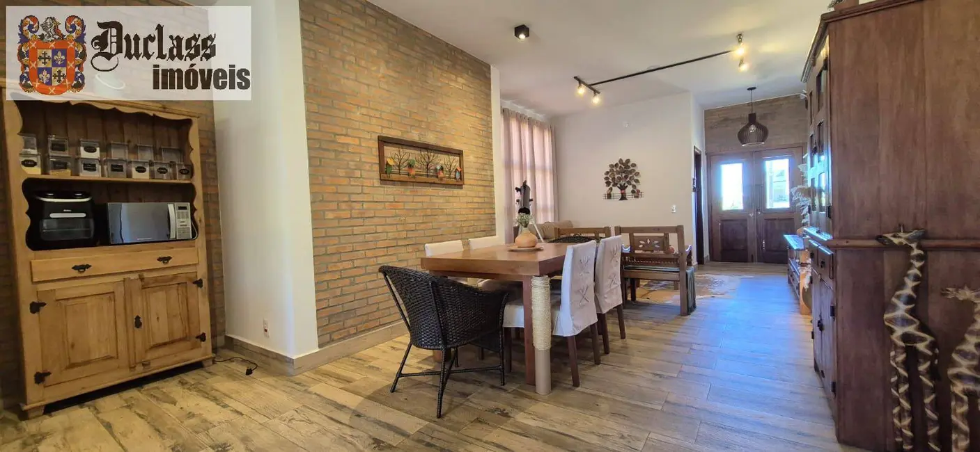 Foto 9 de Casa com 5 quartos à venda, 207m2 em Paranapanema - SP