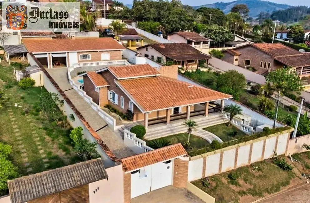 Foto 1 de Chácara com 3 quartos à venda, 243m2 em Piracaia - SP