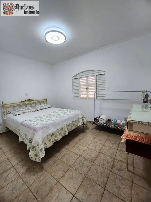 Foto 4 de Chácara com 3 quartos à venda, 243m2 em Piracaia - SP