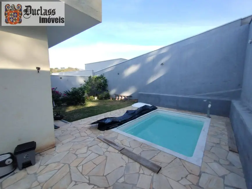 Casa com 3 quartos à venda, 218m2 em Jardim Estância Brasil, Atibaia - SP - imagem 7 Foto 7 de Casa com 3 quartos à venda, 218m2 em Jardim Estância Brasil, Atibaia - SP