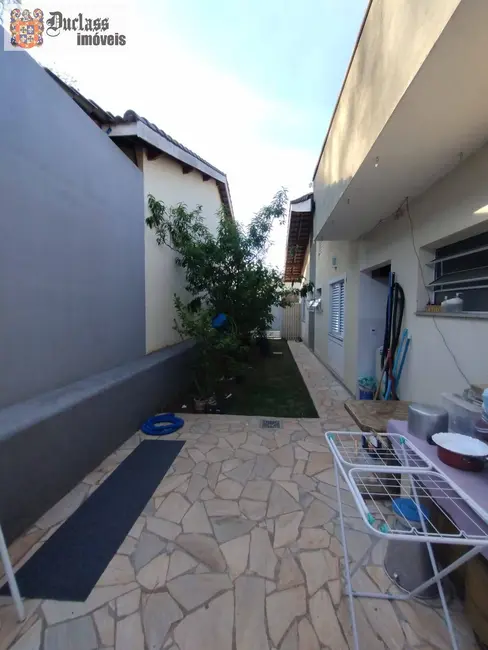 Casa com 3 quartos à venda, 218m2 em Jardim Estância Brasil, Atibaia - SP - imagem 6 Foto 6 de Casa com 3 quartos à venda, 218m2 em Jardim Estância Brasil, Atibaia - SP