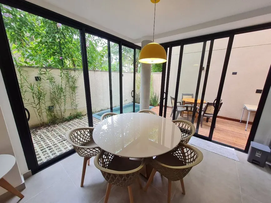 Sobrado com 3 quartos à venda, 206m2 em Sao Sebastiao - SP - imagem 2 Foto 2 de Sobrado com 3 quartos à venda, 206m2 em Sao Sebastiao - SP