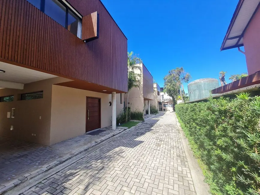 Foto 9 de Sobrado com 3 quartos à venda, 206m2 em Sao Sebastiao - SP