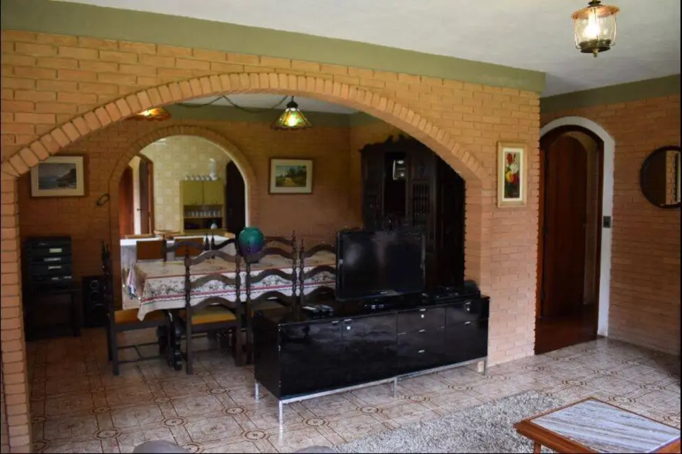 Chácara com 3 quartos à venda, 218m2 em Campos Do Jordao - SP - imagem 7 Foto 7 de Chácara com 3 quartos à venda, 218m2 em Campos Do Jordao - SP