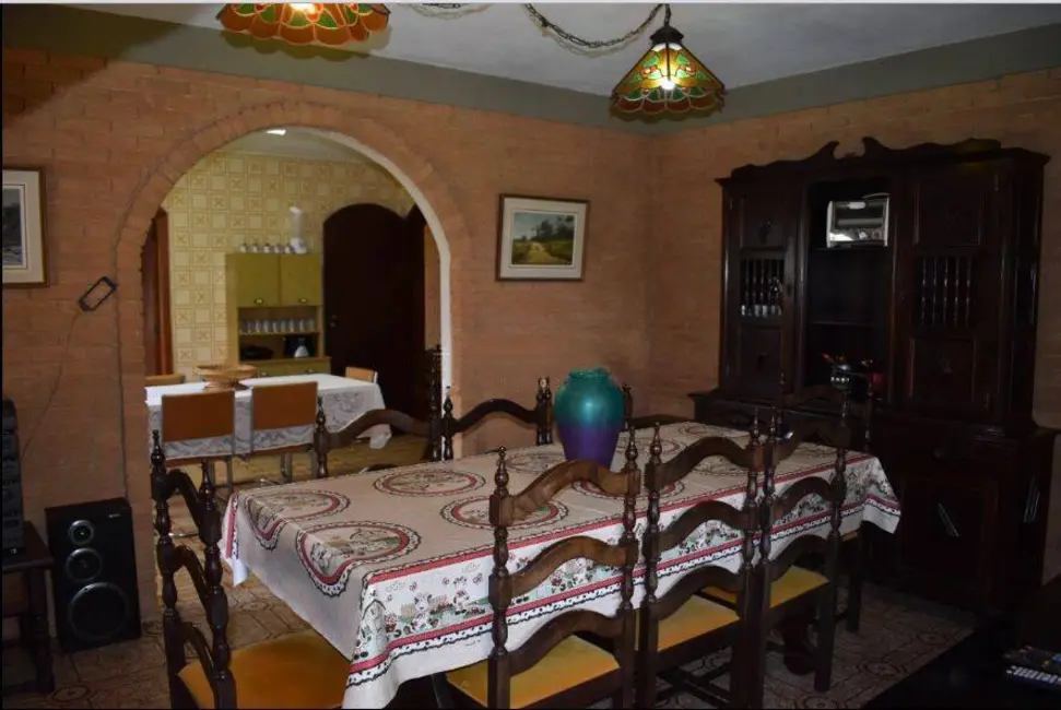 Chácara com 3 quartos à venda, 218m2 em Campos Do Jordao - SP - imagem 9 Foto 9 de Chácara com 3 quartos à venda, 218m2 em Campos Do Jordao - SP