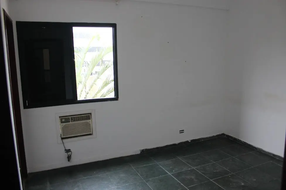 Foto 6 de Apartamento com 3 quartos à venda, 82m2 em Guaruja - SP