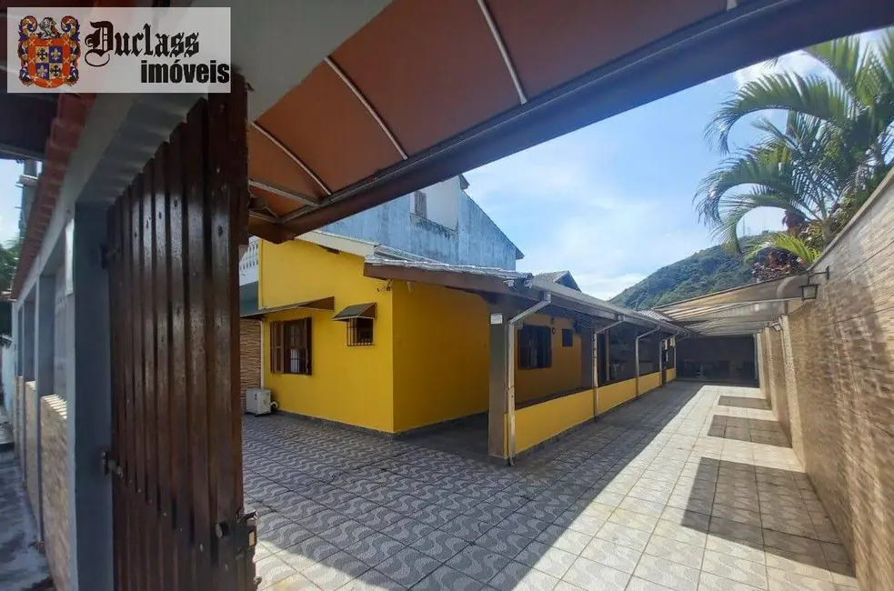 Foto 1 de Casa com 2 quartos à venda, 160m2 em Sumaré, Caraguatatuba - SP