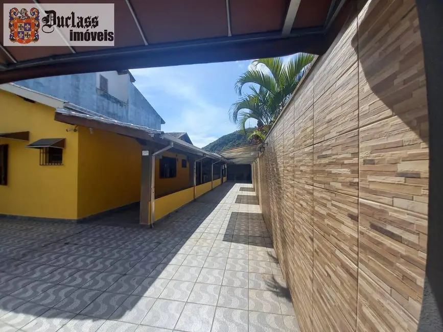 Foto 2 de Casa com 2 quartos à venda, 160m2 em Sumaré, Caraguatatuba - SP