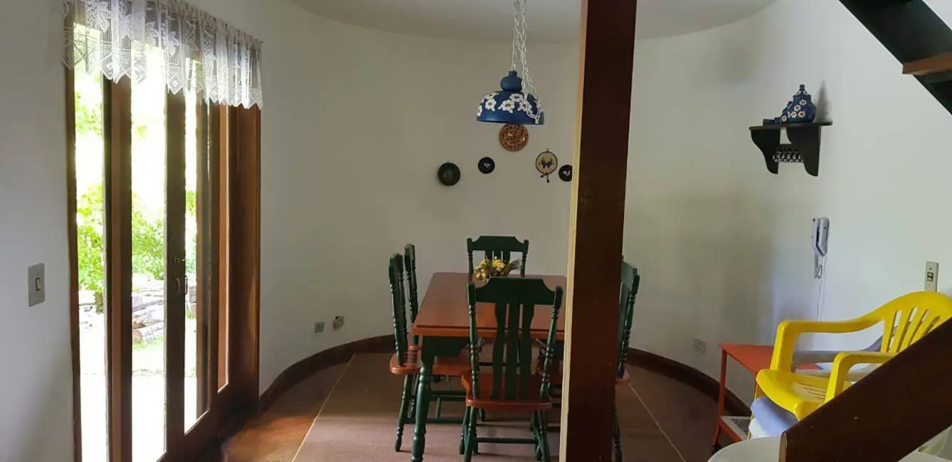 Foto 5 de Sobrado com 3 quartos à venda, 145m2 em Campos Do Jordao - SP