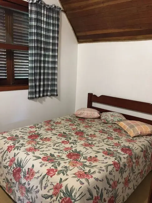 Foto 8 de Sobrado com 3 quartos à venda, 145m2 em Campos Do Jordao - SP