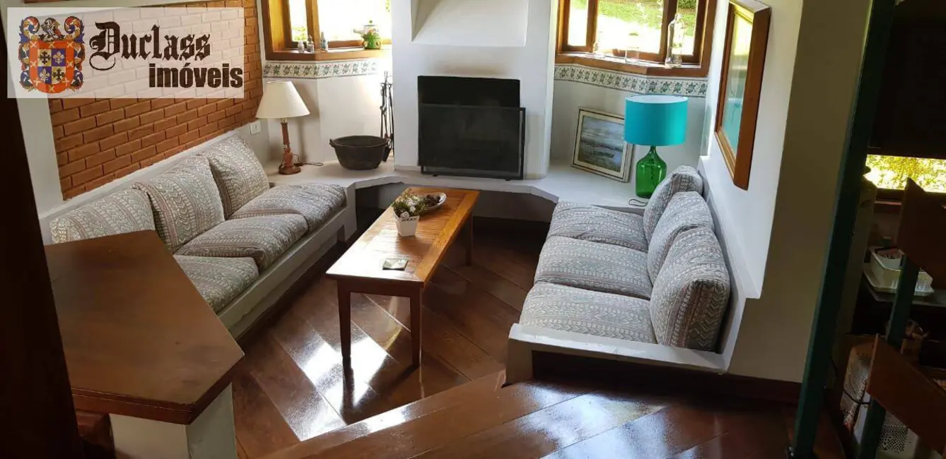 Foto 3 de Sobrado com 3 quartos à venda, 145m2 em Campos Do Jordao - SP