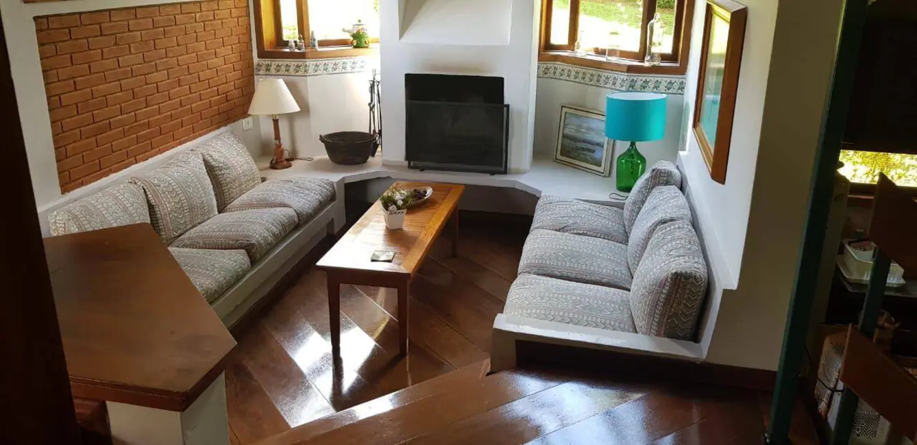 Foto 3 de Sobrado com 3 quartos à venda, 145m2 em Campos Do Jordao - SP