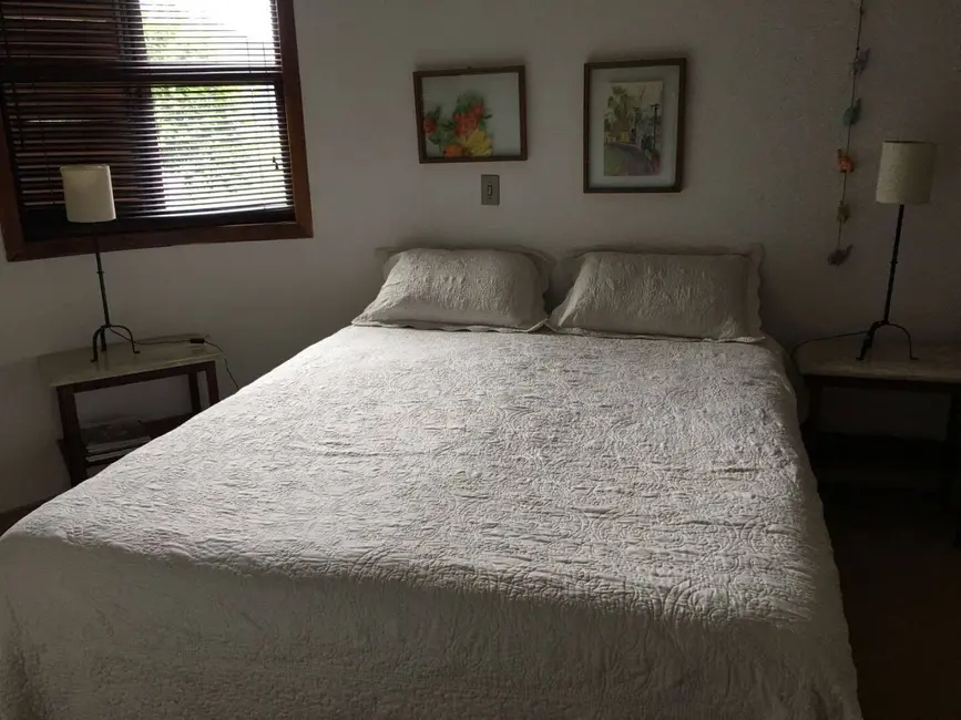 Foto 9 de Sobrado com 3 quartos à venda, 145m2 em Campos Do Jordao - SP