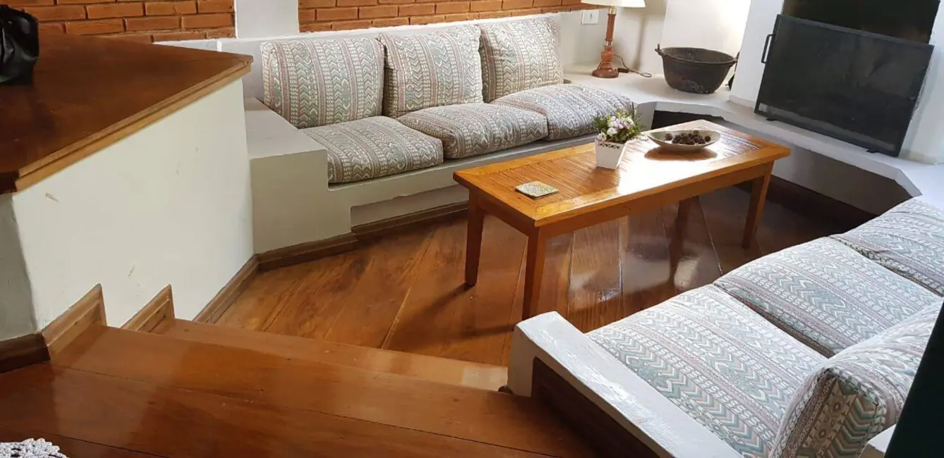 Foto 4 de Sobrado com 3 quartos à venda, 145m2 em Campos Do Jordao - SP