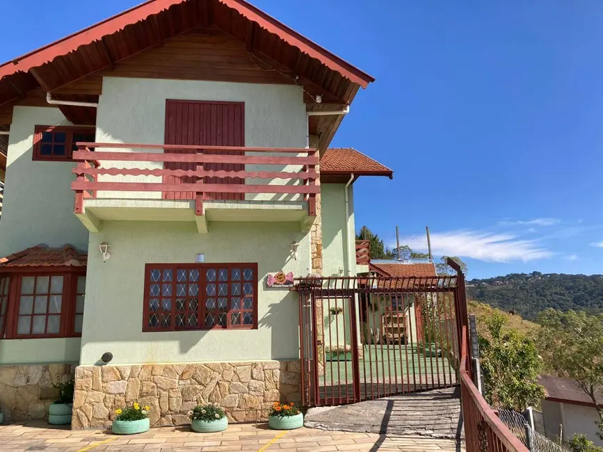 Foto 3 de Sobrado com 4 quartos à venda, 260m2 em Campos Do Jordao - SP