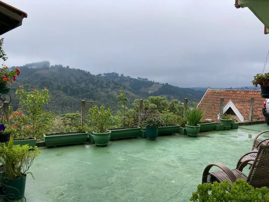 Foto 9 de Sobrado com 4 quartos à venda, 260m2 em Campos Do Jordao - SP