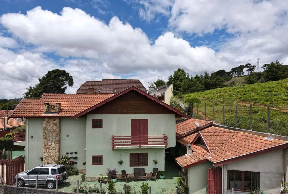 Foto 6 de Sobrado com 4 quartos à venda, 260m2 em Campos Do Jordao - SP