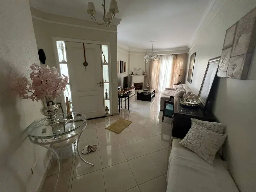 Foto 1 de Sobrado com 4 quartos à venda, 257m2 em Água Fria, São Paulo - SP