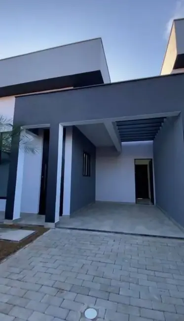 Foto 1 de Casa com 3 quartos à venda, 90m2 em Itanhaem - SP