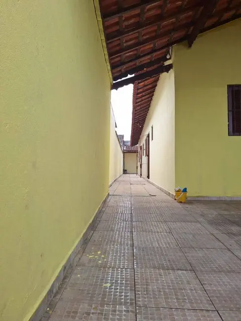 Foto 4 de Casa com 2 quartos à venda, 80m2 em Mongagua - SP