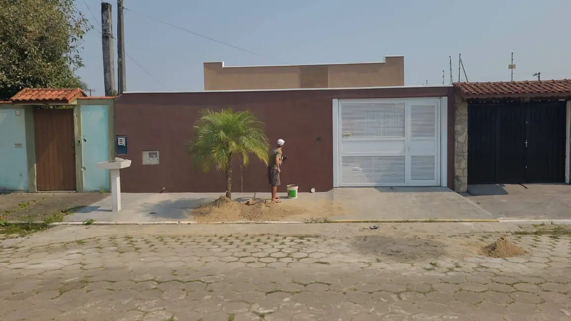 Foto 2 de Casa com 4 quartos à venda, 107m2 em Itanhaem - SP