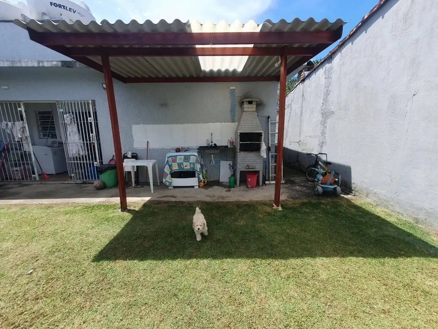 Foto 6 de Casa com 4 quartos à venda, 107m2 em Itanhaem - SP