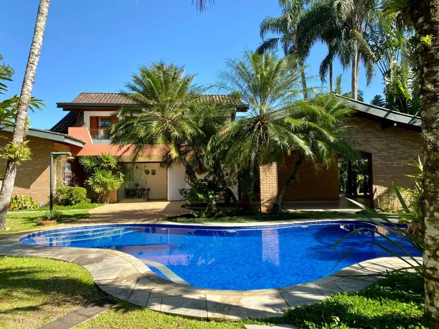 Foto 2 de Sobrado com 5 quartos à venda, 370m2 em Ubatuba - SP