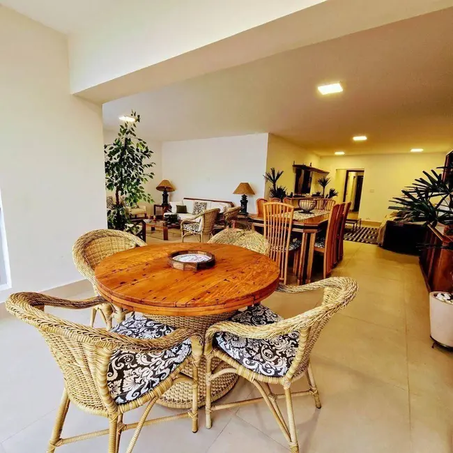 Foto 4 de Apartamento com 4 quartos à venda, 194m2 em Jardim Astúrias, Guaruja - SP