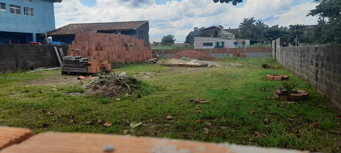 Foto 2 de Terreno / Lote à venda, 360m2 em Peruibe - SP
