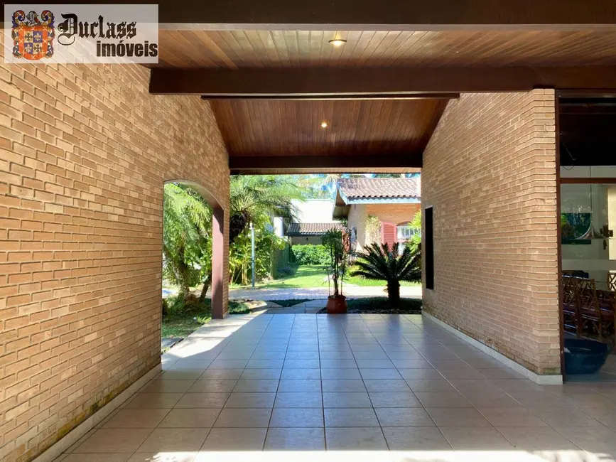 Sobrado com 5 quartos à venda, 370m2 em Ubatuba - SP - imagem 3 Foto 3 de Sobrado com 5 quartos à venda, 370m2 em Ubatuba - SP