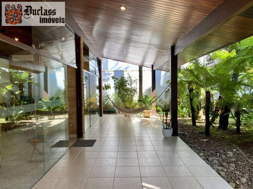 Sobrado com 5 quartos à venda, 370m2 em Ubatuba - SP - imagem 2 Foto 2 de Sobrado com 5 quartos à venda, 370m2 em Ubatuba - SP