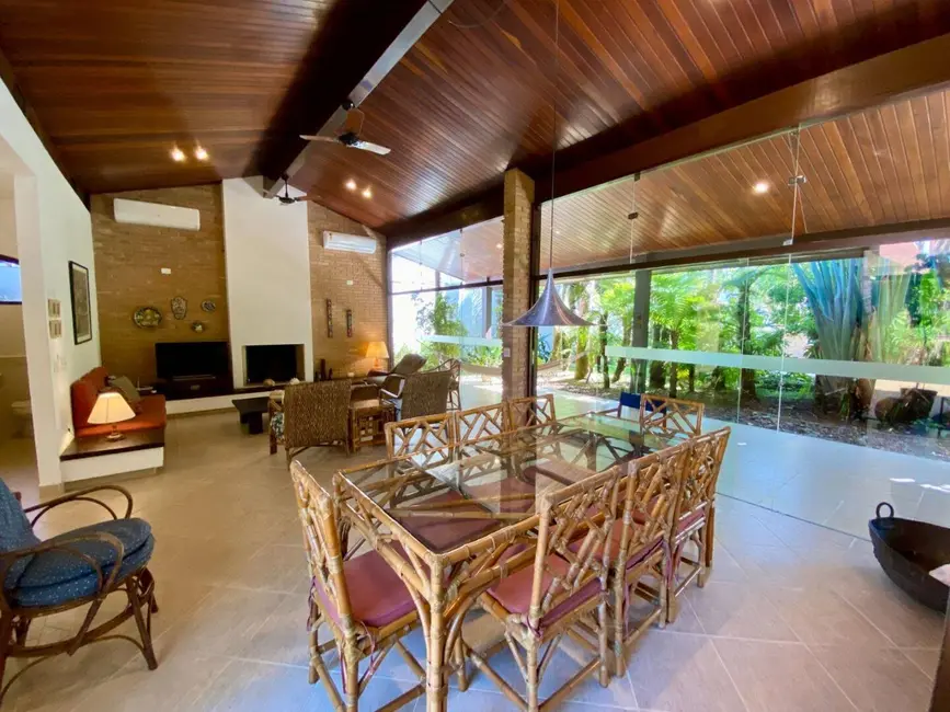 Foto 4 de Sobrado com 5 quartos à venda, 370m2 em Ubatuba - SP