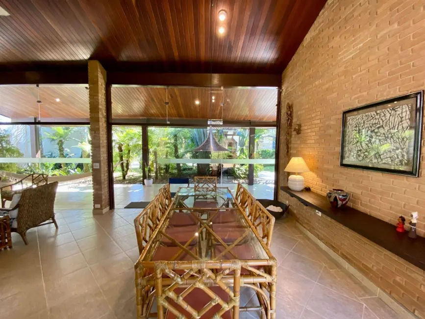 Foto 8 de Sobrado com 5 quartos à venda, 370m2 em Ubatuba - SP