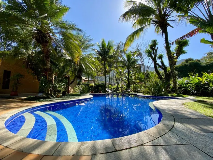 Foto 1 de Terreno / Lote à venda, 450m2 em Ubatuba - SP