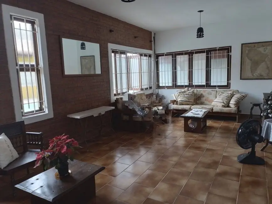 Casa com 3 quartos à venda, 125m2 em Itanhaem - SP - imagem 9 Foto 9 de Casa com 3 quartos à venda, 125m2 em Itanhaem - SP