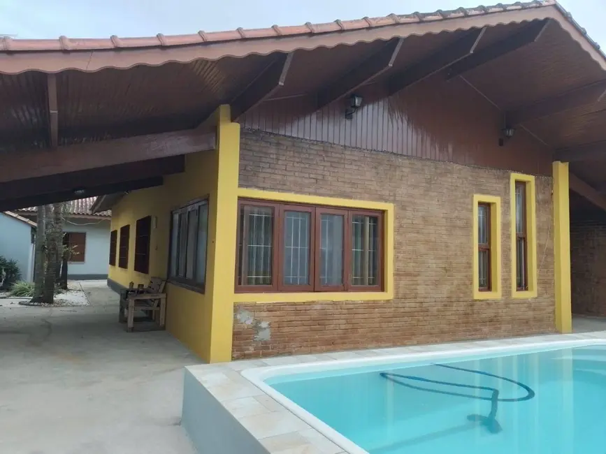 Casa com 3 quartos à venda, 125m2 em Itanhaem - SP - imagem 1 Foto 1 de Casa com 3 quartos à venda, 125m2 em Itanhaem - SP