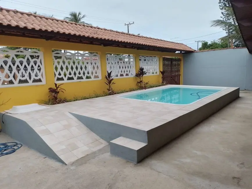 Casa com 3 quartos à venda, 125m2 em Itanhaem - SP - imagem 2 Foto 2 de Casa com 3 quartos à venda, 125m2 em Itanhaem - SP