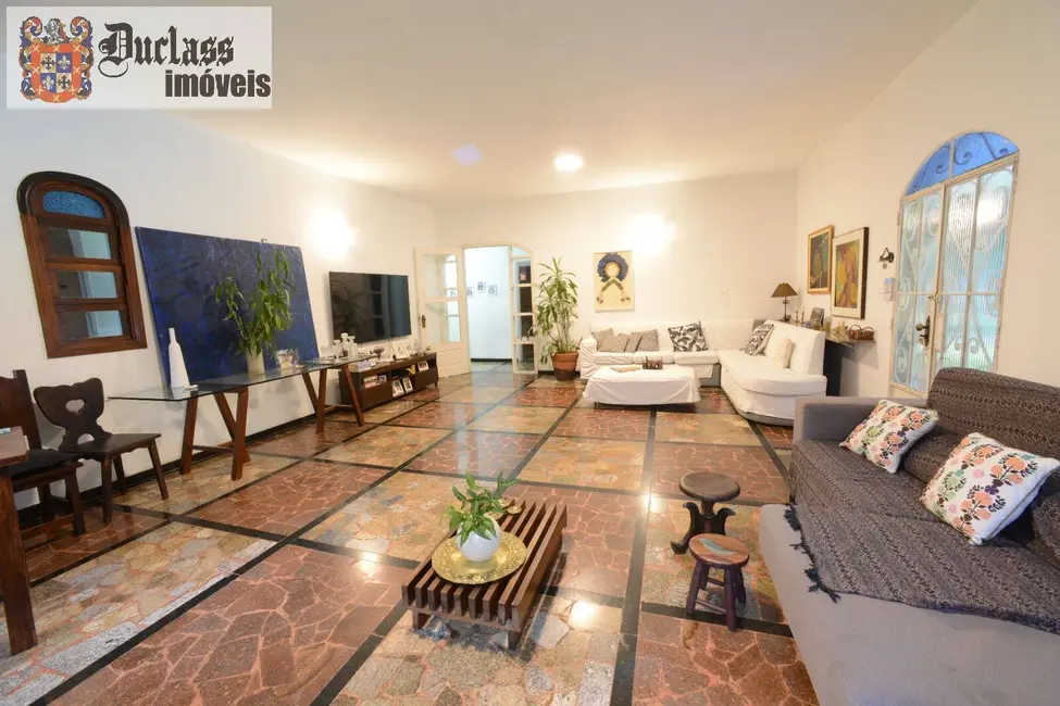 Foto 8 de Casa com 6 quartos à venda, 259m2 em Centro, Peruibe - SP