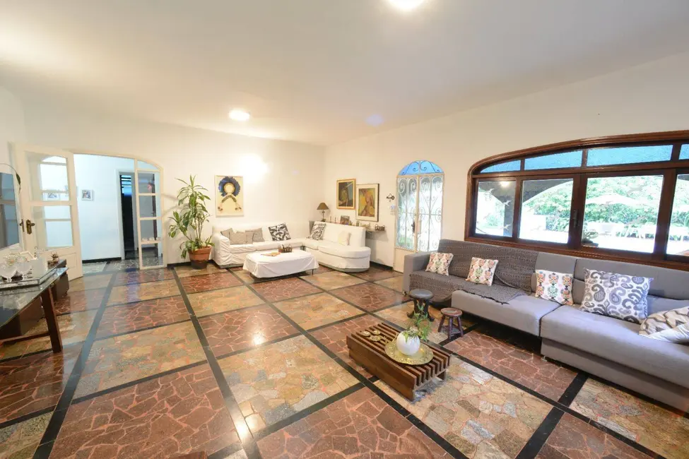 Foto 7 de Casa com 6 quartos à venda, 259m2 em Centro, Peruibe - SP