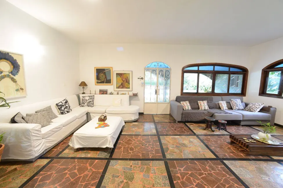 Foto 5 de Casa com 6 quartos à venda, 259m2 em Centro, Peruibe - SP