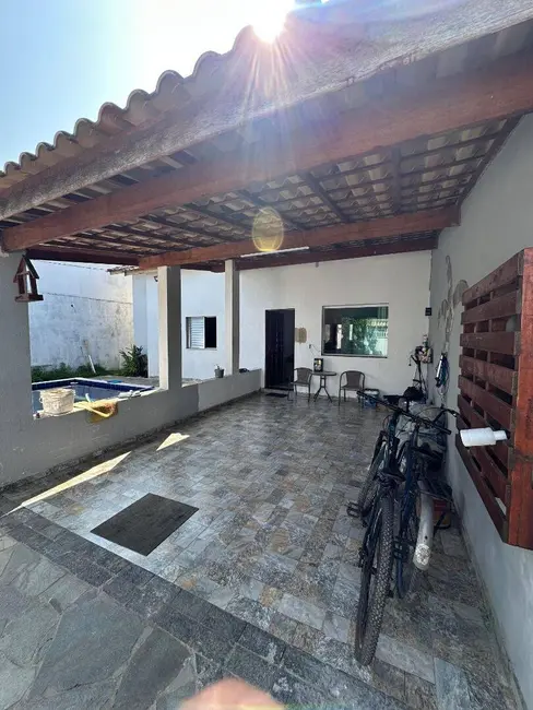 Foto 2 de Casa com 2 quartos à venda, 129m2 em Peruibe - SP