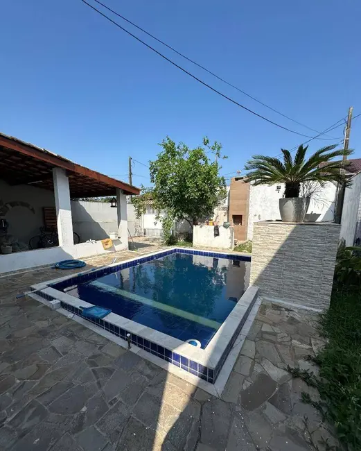 Foto 1 de Casa com 2 quartos à venda, 129m2 em Peruibe - SP