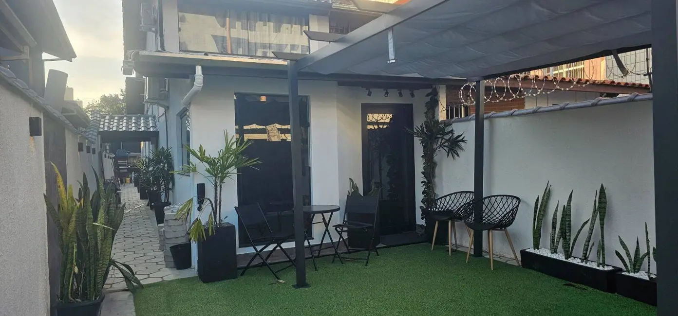 Foto 2 de Casa com 4 quartos à venda, 100m2 em Ubatuba - SP